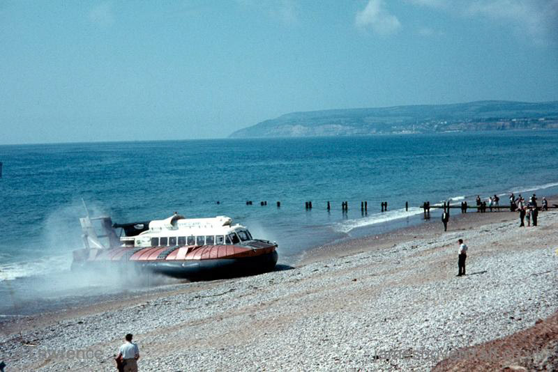 The SRN6 with Hovertravel - Arriving at Southsea (credit: Pat Lawrence).